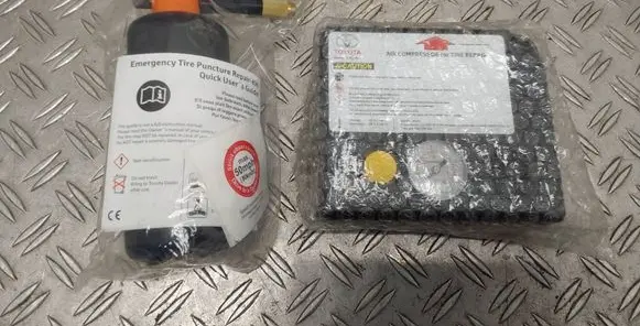 Toyota Auris E180 Tire air pump compressor 