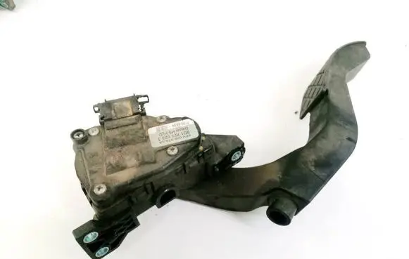 Volkswagen PASSAT B5.5 Accelerator throttle pedal 8D1721523J 6PV00837603