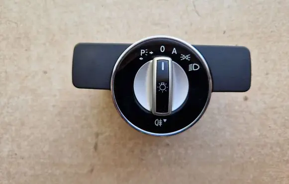 Mercedes-Benz E C207 W207 Light switch A2129051900