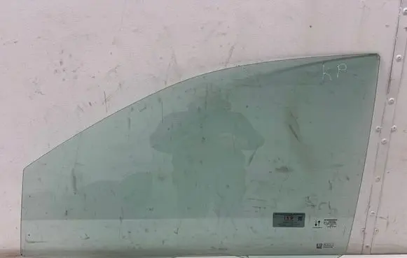 Ford Ranger IV Front door window glass four-door 