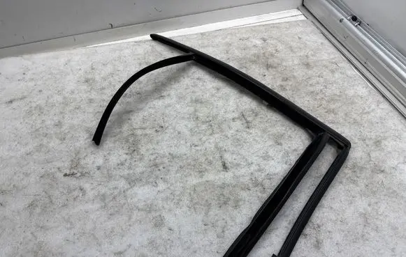 BMW X2 U10 Rear door windshield rail 15310515135 153105 18362