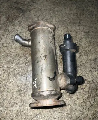 BMW 3 E46 EGR valve cooler 11712247880