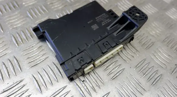Toyota RAV 4 (XA40) Air conditioner control unit module 8865042551