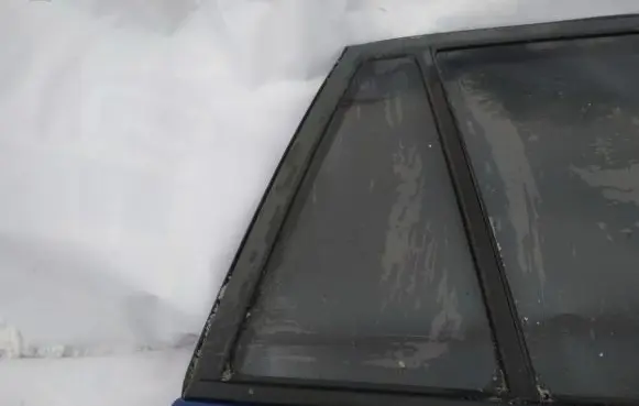 Toyota RAV 4 (XA20) Rear vent window glass 