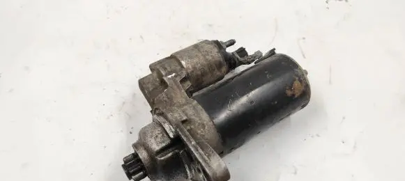 Volkswagen Jetta V Starter motor 0001123012