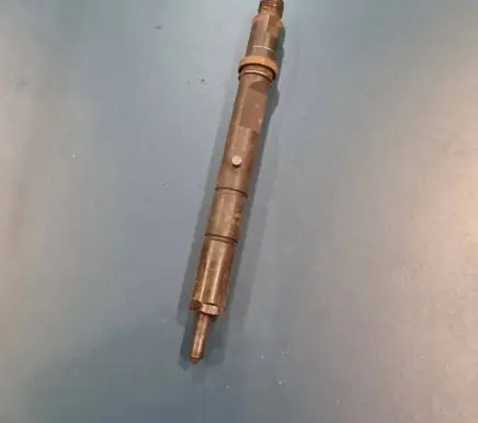 Audi A6 S6 C5 4B Fuel injector 059130201E