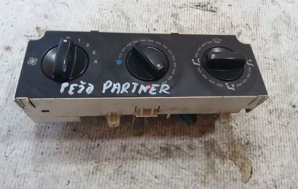 Peugeot Partner Climate control unit 954984A