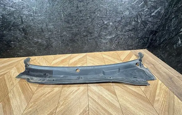 Chrysler 300 - 300C Wiper trim 04805834AC 64577B