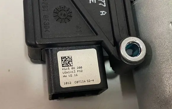 KIA Sorento Sunroof motor/actuator WR09A88AA 2216477A 12605130