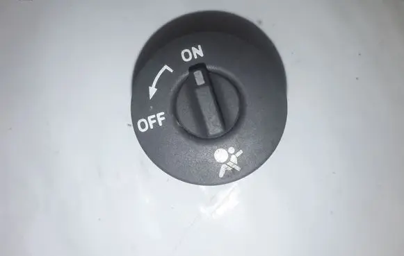 Renault Megane II Passenger airbag on/off switch 8200169589D