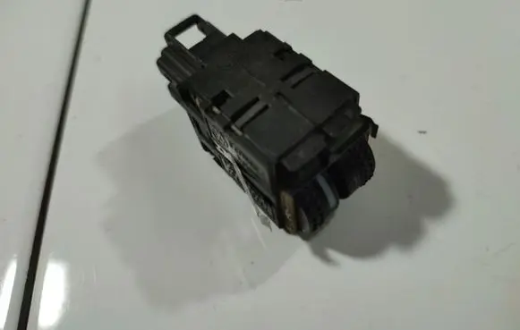 Volkswagen Bora Headlight level height control switch 1J0941333A