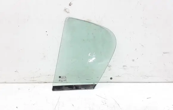 Opel Astra H Rear vent window glass 