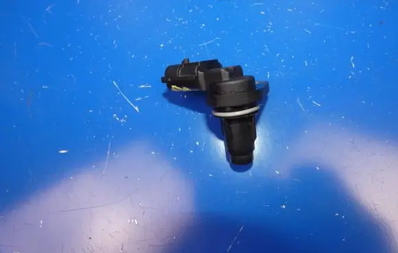 Hyundai Santa Fe Camshaft position sensor 393002F000 9024040004