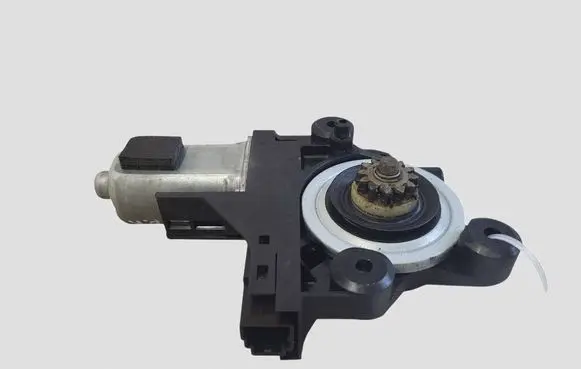 Volvo V70 Front door window regulator motor 970713102