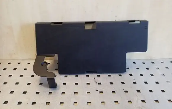 Audi A8 S8 D4 4H Battery box tray cover/lid 8K0915429G