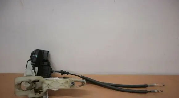Hyundai Sonata Front door lock 813103K000