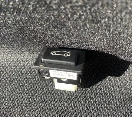 BMW 3 F30 F35 F31 Tailgate opening switch 9200316