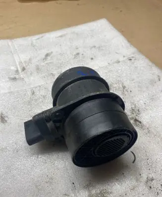 Volkswagen Transporter - Caravelle T5 Mass air flow meter 074906461B 0281002461