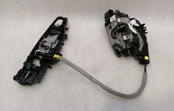 Mercedes-Benz C W205 Rear door lock A0997304100