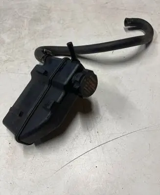 Volvo V70 Power steering fluid tank/reservoir 30665496