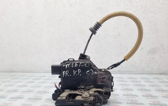 Seat Toledo II (1M) Front door lock