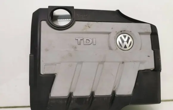 Volkswagen Golf V Engine cover (trim) 03l103925