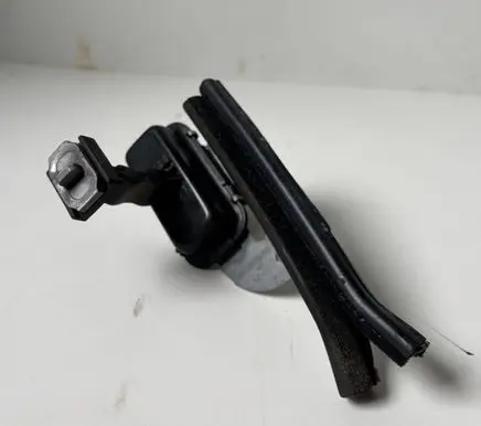 Peugeot 2008 I Rear door windshield rail 9805350480