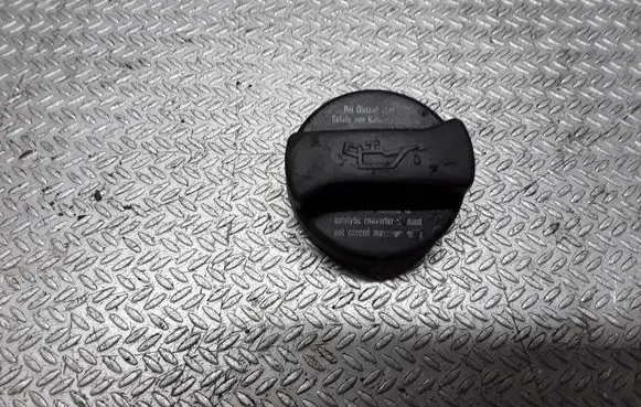 Volkswagen PASSAT B5 Oil filler cap 026103485