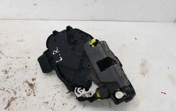 Volvo XC70 Rear door lock 31253279 986920