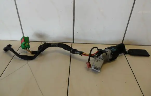 Peugeot 206 Ignition lock 9648445180