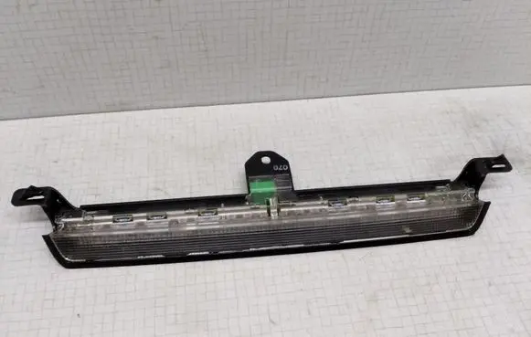 Volvo V70 Third/center stoplight 9154505