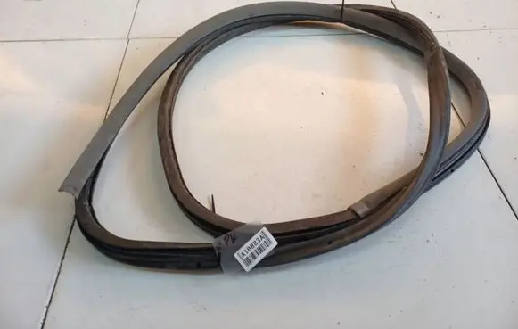Audi A4 S4 B5 8D Rubber seal front coupe door 
