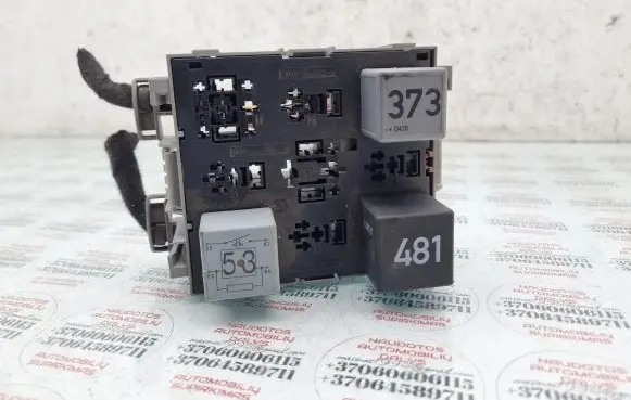 Volkswagen Touareg I Relay mounting block 7L0937503A