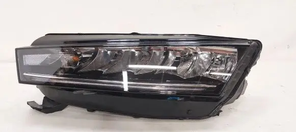 Skoda Octavia Mk4 Headlight/headlamp 5E4941015 030111823100