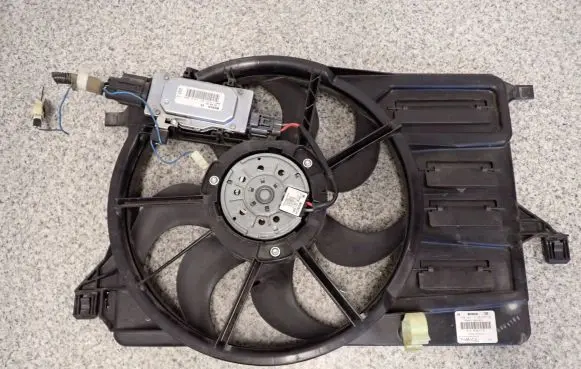 Mazda 5 Air conditioning (A/C) fan (condenser) 