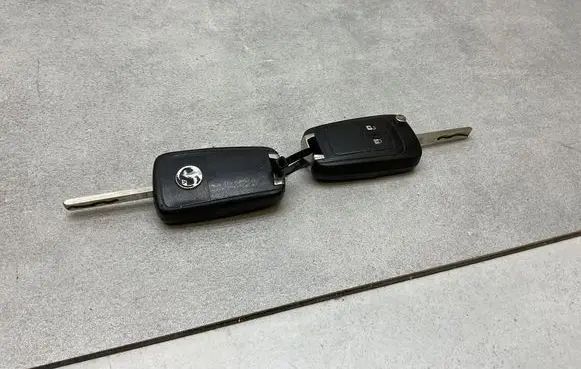 Opel Mokka Ignition key/card 13500233