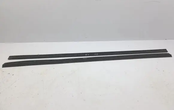 Sill/side skirt trim