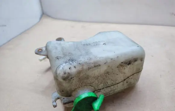 Suzuki Grand Vitara II Coolant expansion tank/reservoir 1793065J