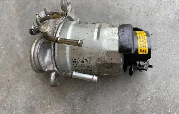 Toyota Auris E180 Mechanical fuel pump 233000R073