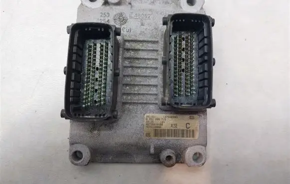 Alfa Romeo 147 Engine control unit/module 00735018150