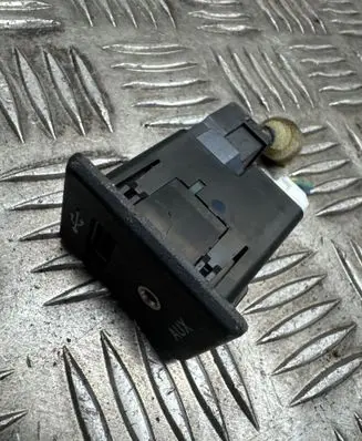 Nissan X-Trail T32 AUX in-socket connector 795405004 500450341744 50045034174