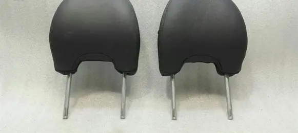 Volvo S40 Front seat headrest 