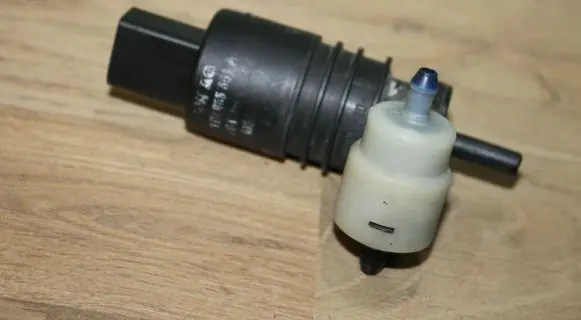 Audi A4 S4 B7 8E 8H Windscreen/windshield washer pump 1T0955651A