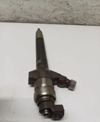 Fuel injector
