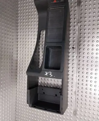 BMW 3 E46 Center console 8213680