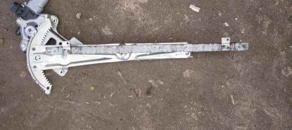 Mitsubishi Outlander Front door window regulator with motor 5713A087
