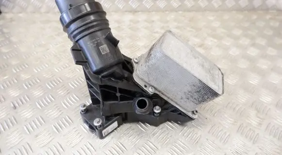 BMW 7 G11 G12 Oil filter mounting bracket 8570063