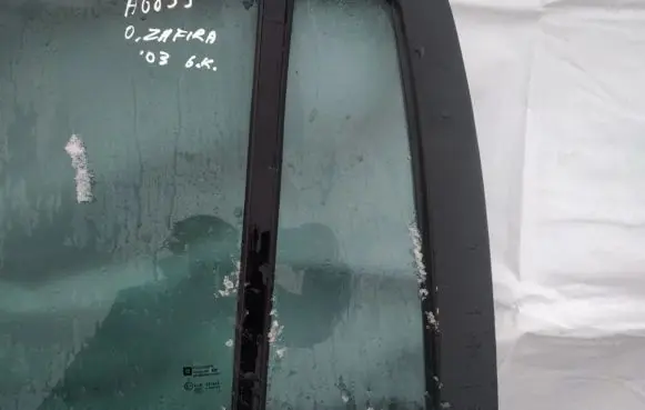 Opel Zafira A Rear vent window glass 