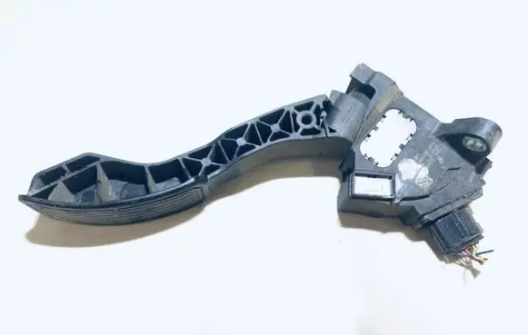 Toyota Auris 150 Accelerator throttle pedal 7811002010 78110-02010