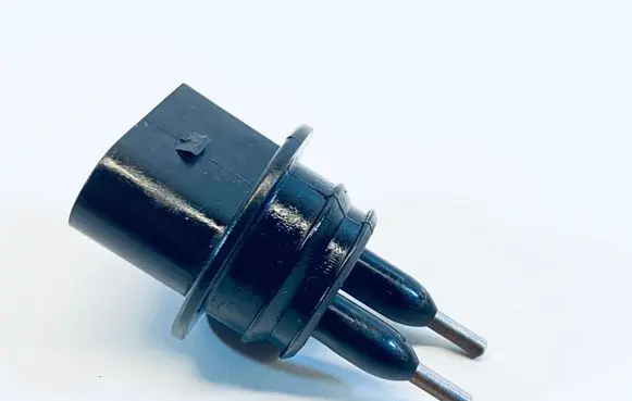 Volkswagen PASSAT B6 Windshield washer fluid level sensor 7M0919376
